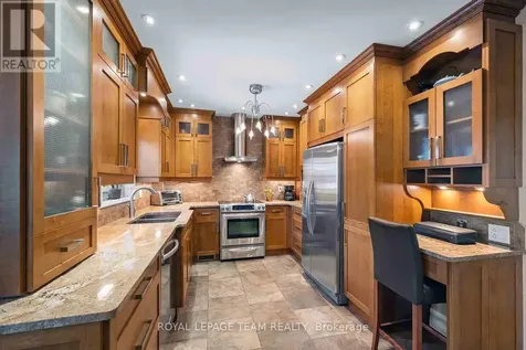 139 Pleasant Park Road Ottawa ON K1H 5M4