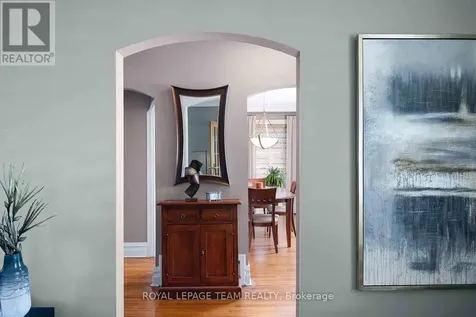 139 Pleasant Park Road Ottawa ON K1H 5M4