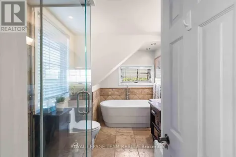 139 Pleasant Park Road Ottawa ON K1H 5M4