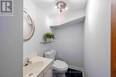 139 Pleasant Park Road Ottawa ON K1H 5M4