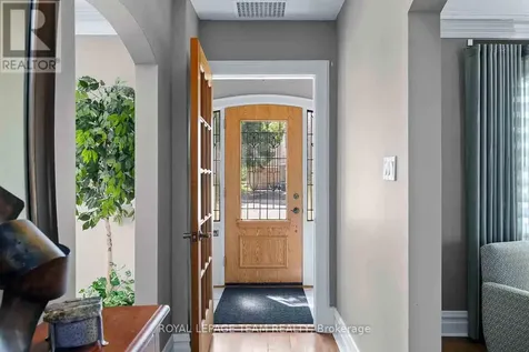 139 Pleasant Park Road Ottawa ON K1H 5M4