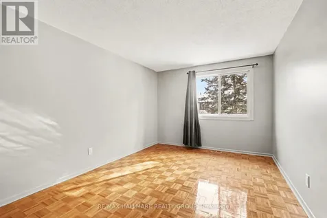 7846 Jeanne D'arc Boulevard Ottawa ON K1C 2E9