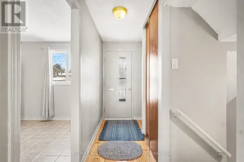 7846 Jeanne D'arc Boulevard Ottawa ON K1C 2E9