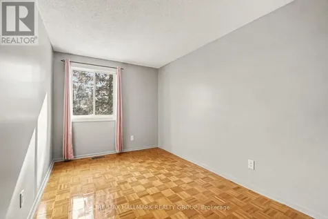 7846 Jeanne D'arc Boulevard Ottawa ON K1C 2E9