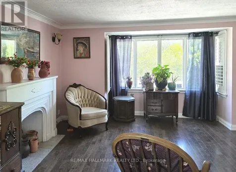 115 Lankin Boulevard Toronto (east York) ON M4J 4X2