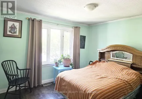 115 Lankin Boulevard Toronto (east York) ON M4J 4X2
