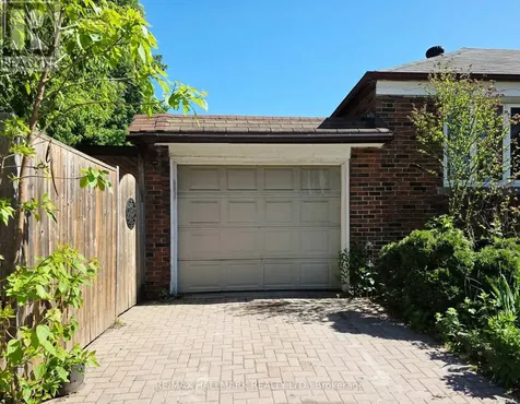 115 Lankin Boulevard Toronto (east York) ON M4J 4X2