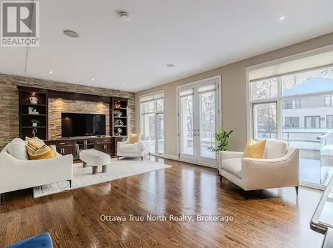 105 Black Maple Private Ottawa ON K1M 0J3