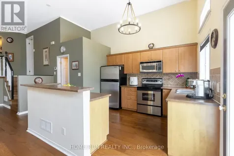 9 Macassa Circle Ottawa ON K2T 1J7