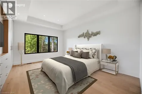 40 Maple Avenue North Mississauga ON L5H 2S1