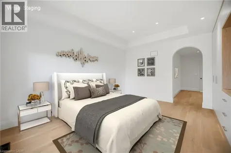 40 Maple Avenue North Mississauga ON L5H 2S1