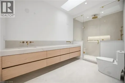 40 Maple Avenue North Mississauga ON L5H 2S1