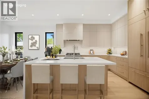 40 Maple Avenue North Mississauga ON L5H 2S1