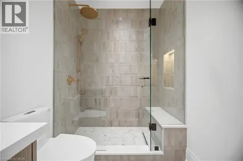 40 Maple Avenue North Mississauga ON L5H 2S1