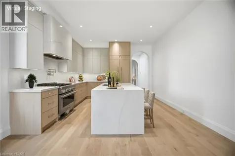40 Maple Avenue North Mississauga ON L5H 2S1