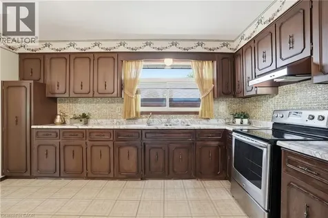 64 Eastbury Drive Stoney Creek ON L8E 2V4