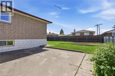 64 Eastbury Drive Stoney Creek ON L8E 2V4