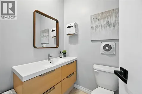 1047 Main Street East Hamilton ON L8M 1N5