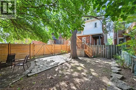 1047 Main Street East Hamilton ON L8M 1N5