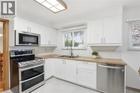 2127 Larabee Court Burlington ON L7P 3S3