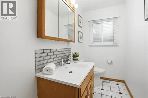 2127 Larabee Court Burlington ON L7P 3S3