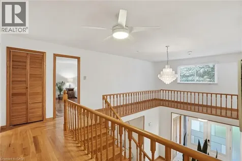 2127 Larabee Court Burlington ON L7P 3S3