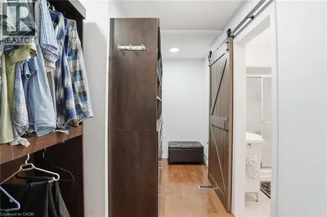 2127 Larabee Court Burlington ON L7P 3S3