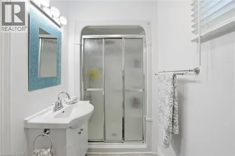 2127 Larabee Court Burlington ON L7P 3S3