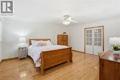 2127 Larabee Court Burlington ON L7P 3S3