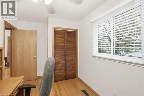 2127 Larabee Court Burlington ON L7P 3S3