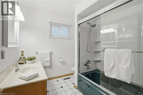 2127 Larabee Court Burlington ON L7P 3S3