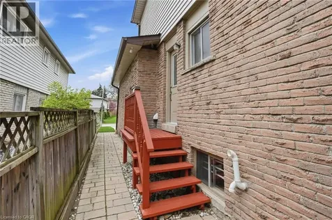 2127 Larabee Court Burlington ON L7P 3S3