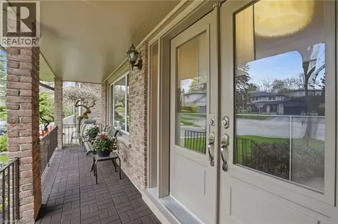 2127 Larabee Court Burlington ON L7P 3S3