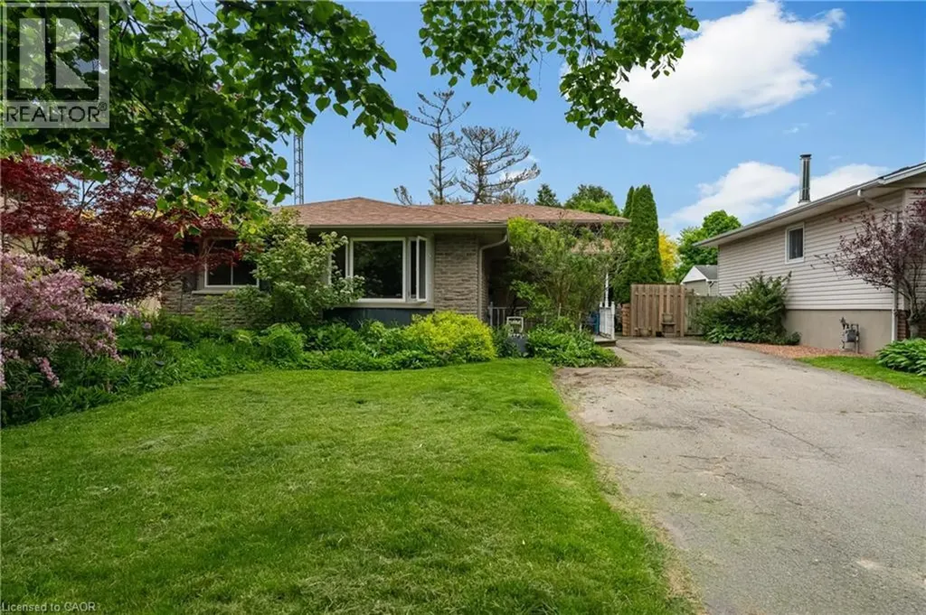 11 Abraham Drive St. Catharines ON L2M 6K7