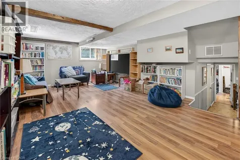 11 Abraham Drive St. Catharines ON L2M 6K7