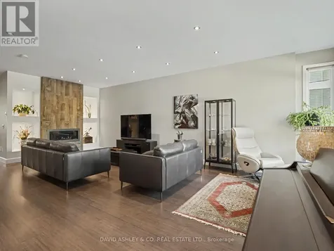 623 Tweedsmuir Avenue West Ottawa ON K1Z 5P4
