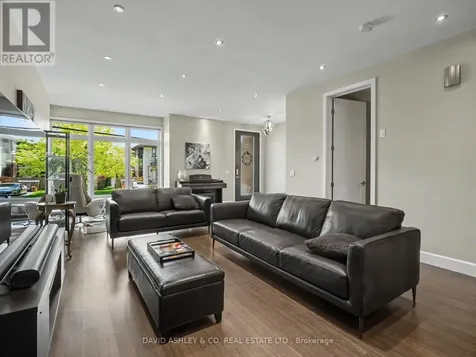 623 Tweedsmuir Avenue West Ottawa ON K1Z 5P4