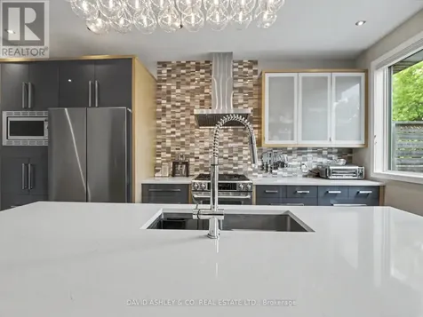 623 Tweedsmuir Avenue West Ottawa ON K1Z 5P4