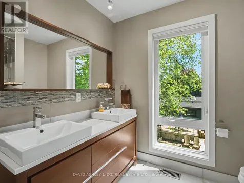 623 Tweedsmuir Avenue West Ottawa ON K1Z 5P4