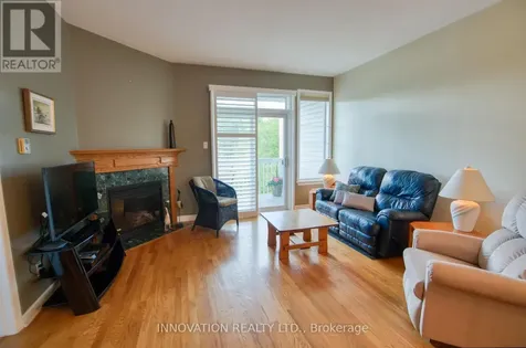 27 Eileen Crescent Ottawa ON K2S 1X2