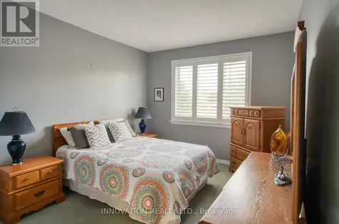 27 Eileen Crescent Ottawa ON K2S 1X2