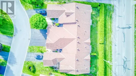 27 Eileen Crescent Ottawa ON K2S 1X2