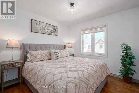 24 Starboard Road Collingwood ON L9Y 5C8
