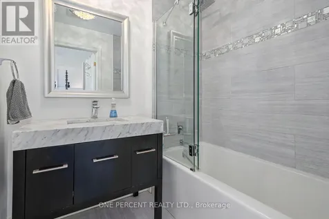 24 Starboard Road Collingwood ON L9Y 5C8