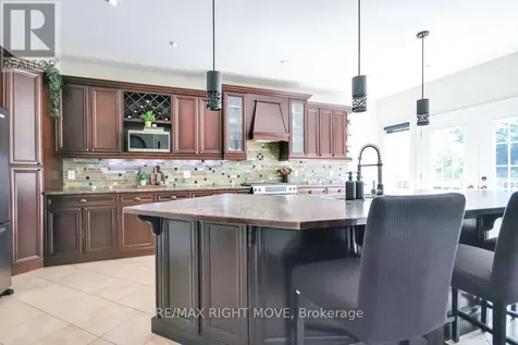 122 Atlantis Drive Orillia ON L3V 0A8