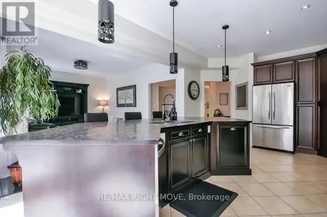 122 Atlantis Drive Orillia ON L3V 0A8
