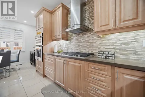 38 Blackberry Valley Crescent Caledon ON L7C 3Z9