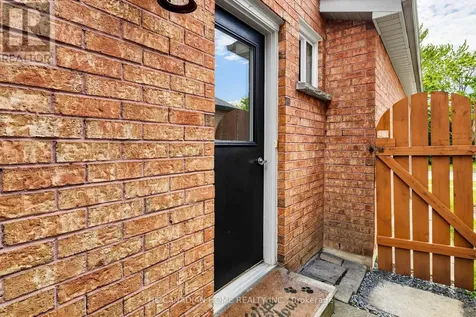 5 Woodstone Place Whitby (pringle Creek) ON L1R 1S7