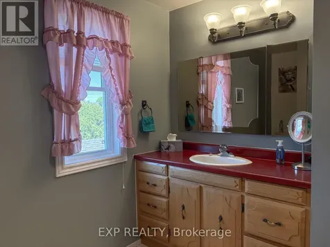426 Sidney Avenue Renfrew ON K7V 3Z8