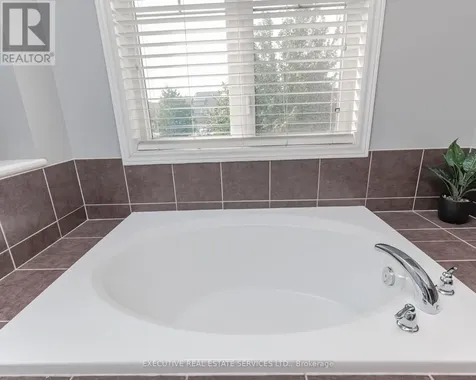 2 Nectarlane Avenue Caledon ON L7C 3M8